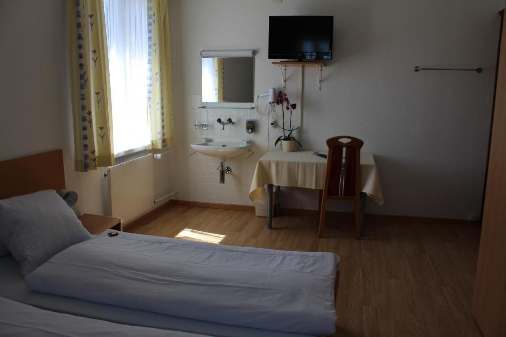 Hotel Glaernisch Hof Horgen Quarto foto
